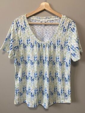 Tribal Short Sleeve Scoop Neck Top in Blue & Green Leaf Print